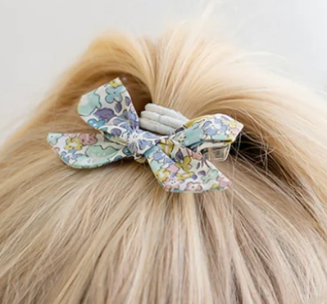 Suzanne Petite Bow Clip