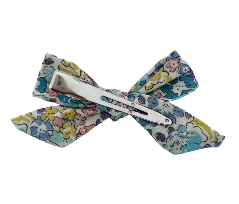 Suzanne Petite Bow Clip