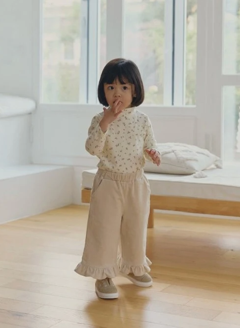 Frill Fleece Corduroy Pants