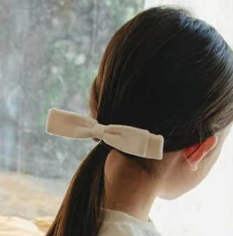 Velvet Ribbon Pin