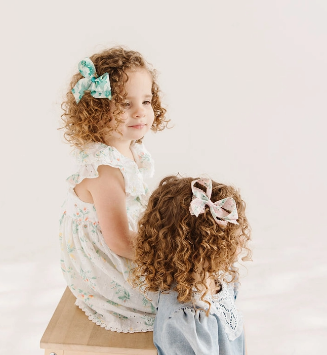 Heirloom Floral Classic Bow