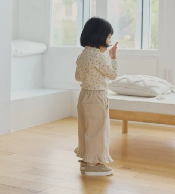 Frill Fleece Corduroy Pants